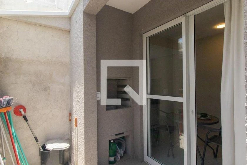 2-bedroom apartment with a walk-in closet in Curitiba — photo 30