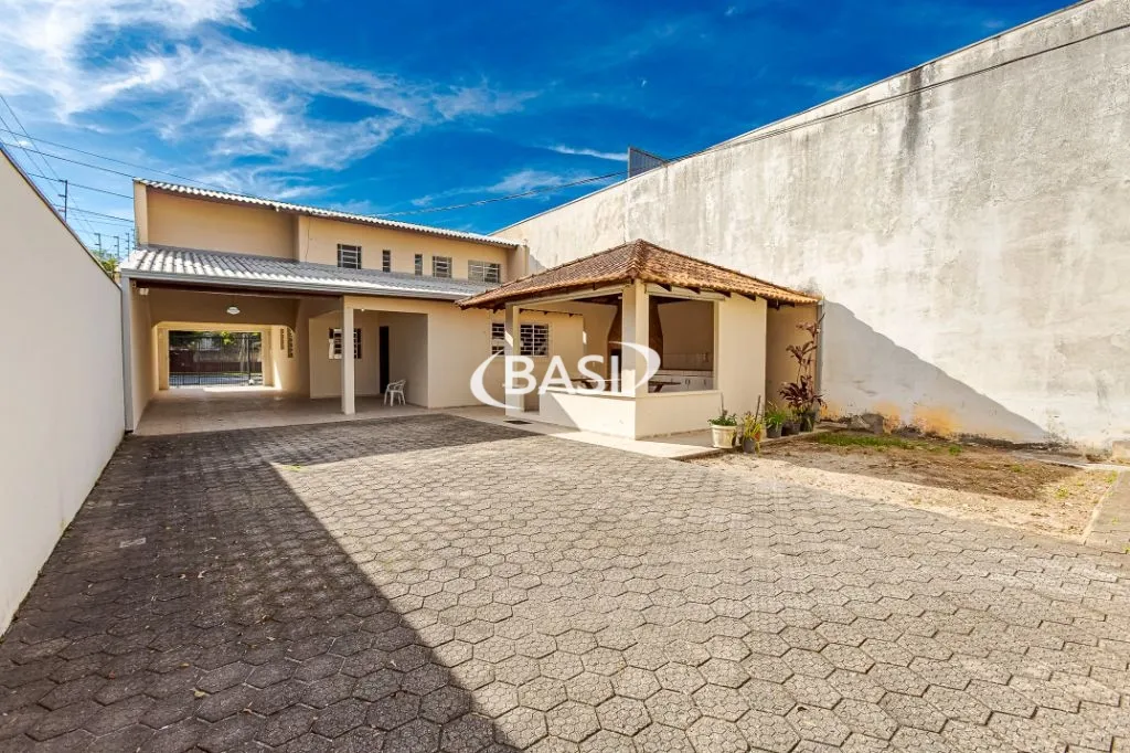 Unfurnished house with 4 bedrooms and 3 bathrooms — photo 101