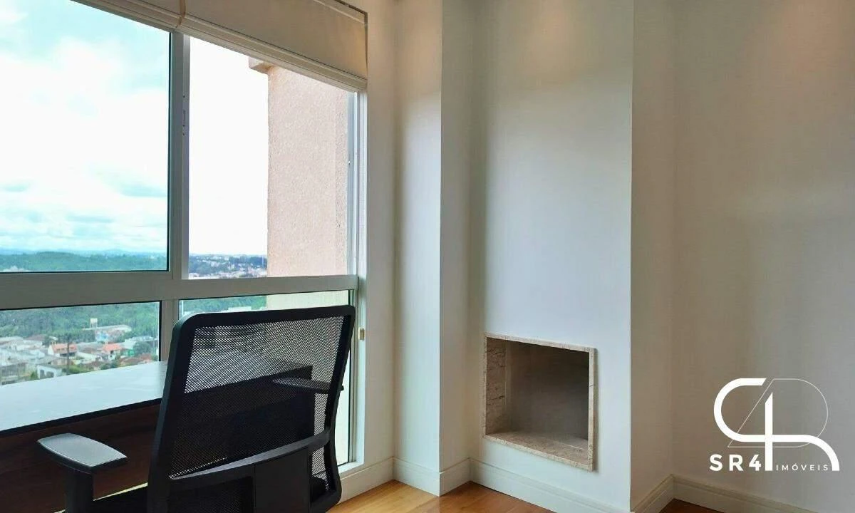 Furnished 186 m² apartment with 4 bedrooms and 2 en-suites — photo 14