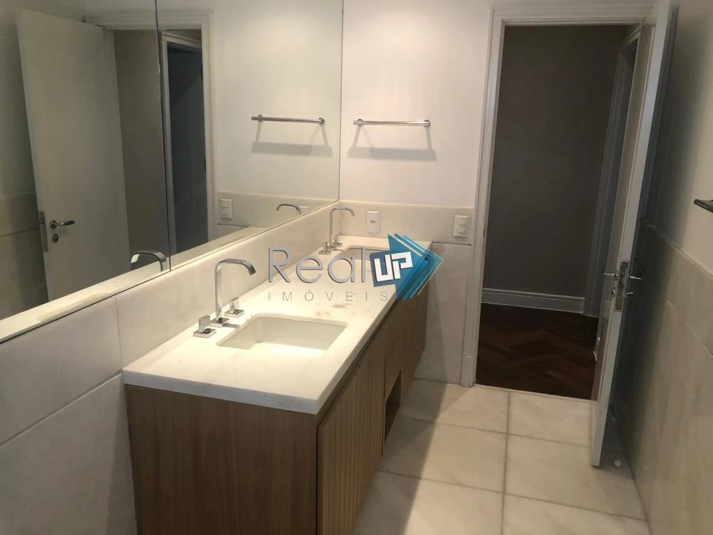 320 m² unfurnished apartment with 2 bedrooms and 3 bathrooms — photo 9