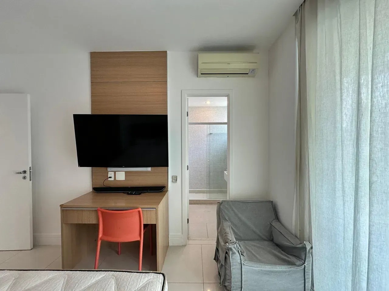 Apartamento mobiliado com 4 quartos e 291 m² — photo 32