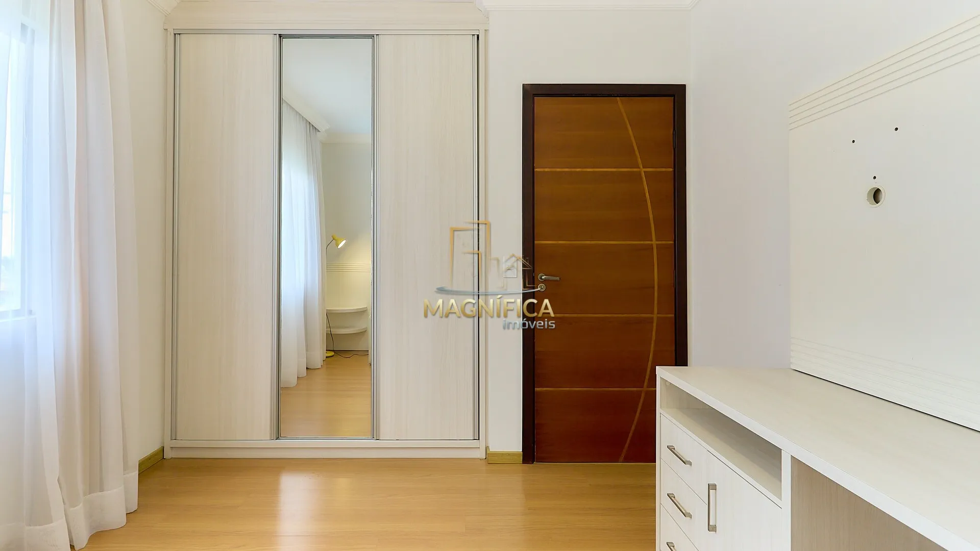 House with 3 bedrooms and 3 bathrooms, no parking — photo 17