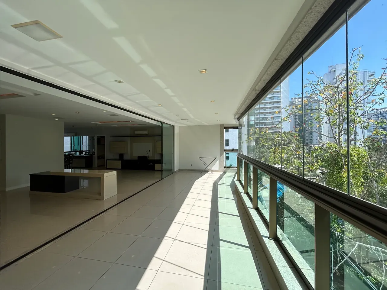 Apartamento de 233 m² com 4 quartos e cozinha americana — photo 25