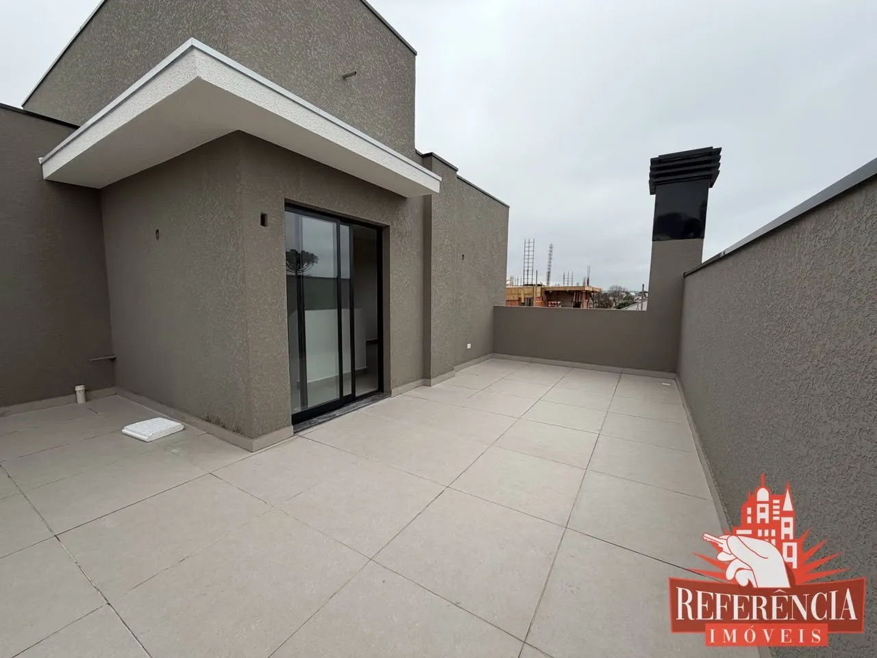 Condo house with 3 bedrooms and an open-plan kitchen — photo 3