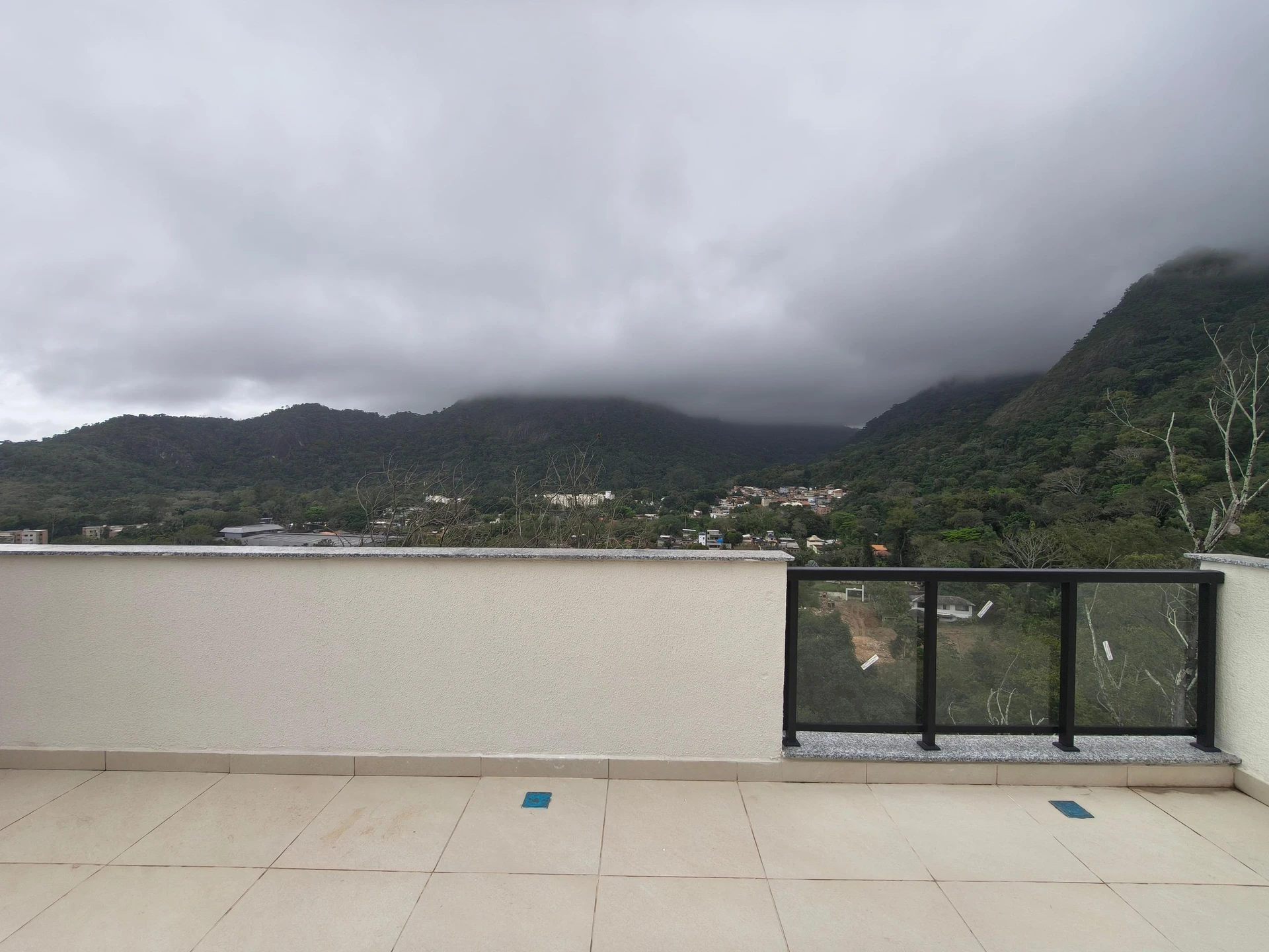 Apartamento mobiliado com 2 quartos, 1 banheiro e varanda — photo 59