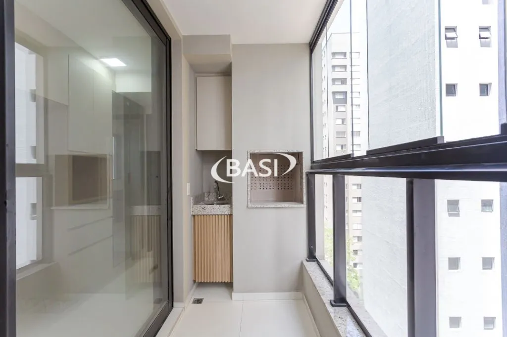 Glass-enclosed balcony in a 3-bedroom apartment, 80 m² — photo 21