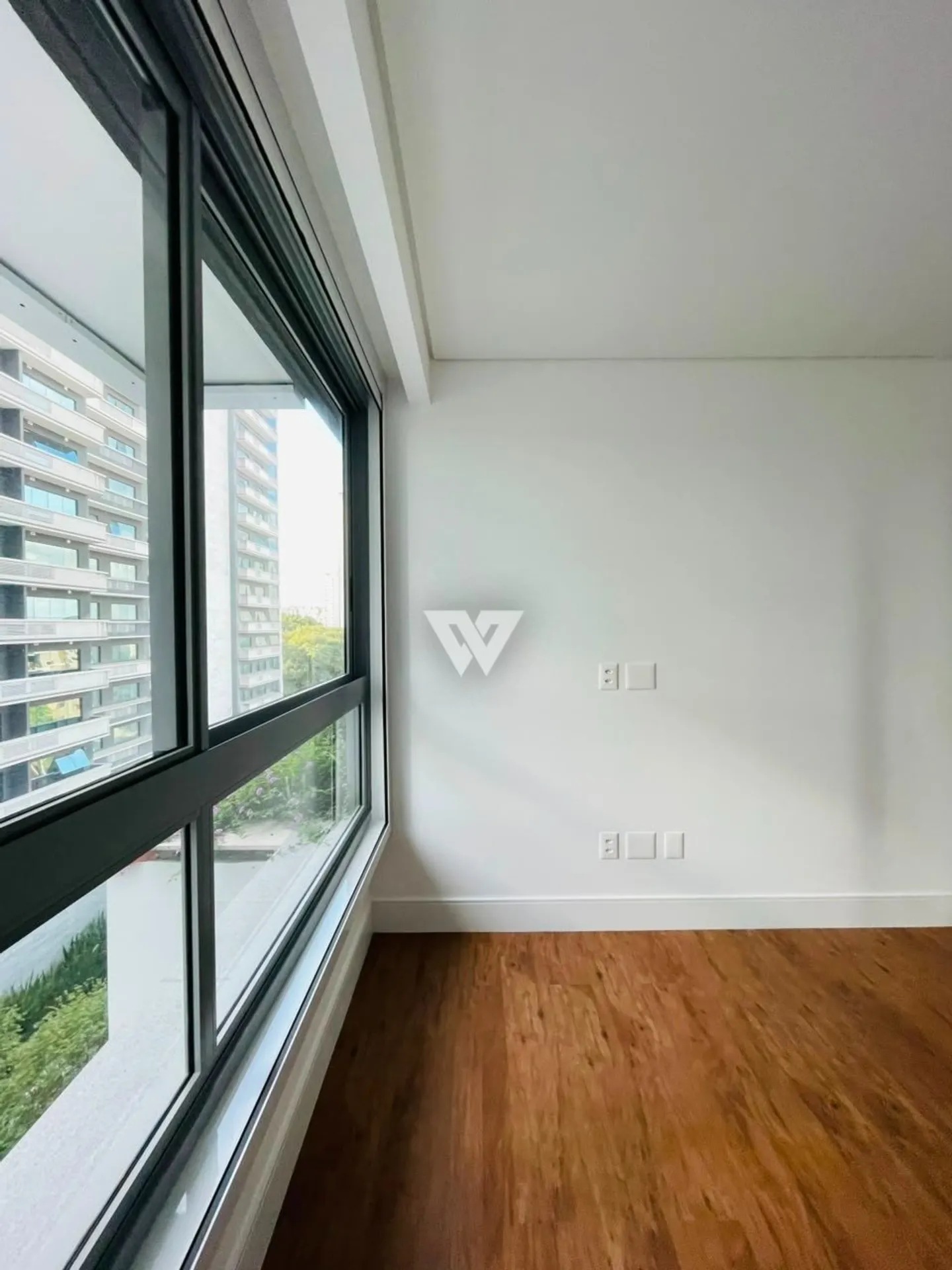 Apartment, 42 m², with a glass-enclosed balcony — photo 19
