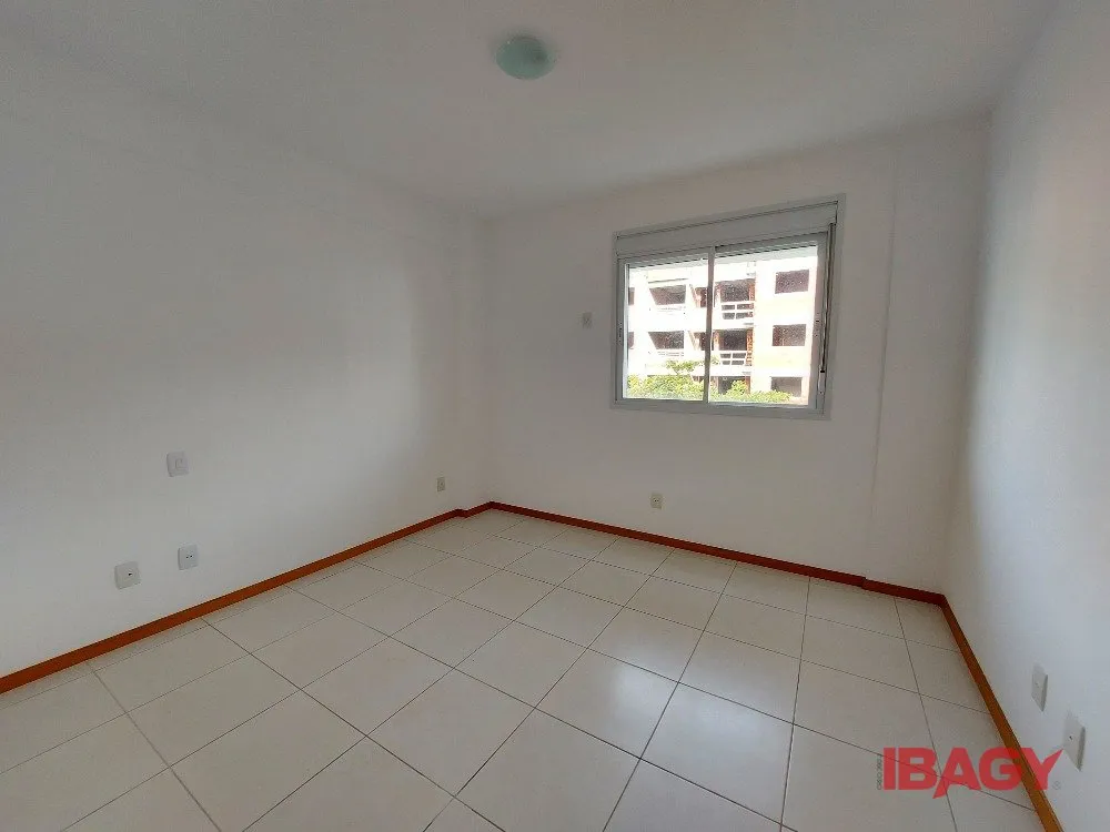 Home office in a 3-bedroom apartment, 77 m² — photo 3