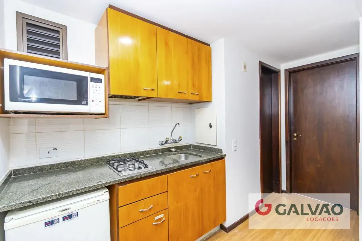 Wood or laminate floors in a one-bedroom apartment, 42 m² — photo 18