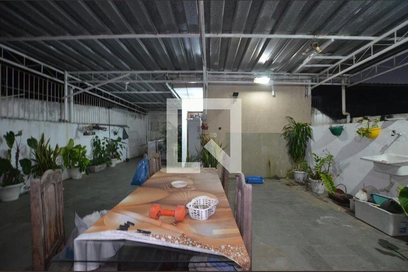 Furnished 231 m² house with 3 bedrooms and a balcony — photo 44