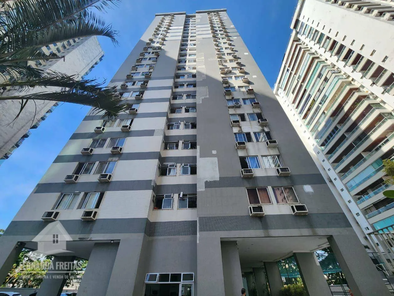 197 m² apartment on the 22nd floor with a private garden — photo 76