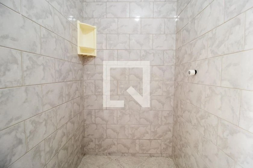 Furnished studio for rent with 1 en-suite and private yard — photo 5