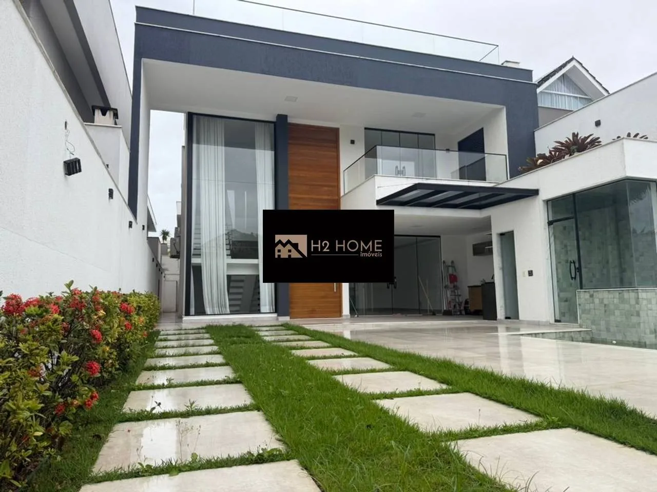 Garden in a 4-bedroom house, 290 m² — photo 4