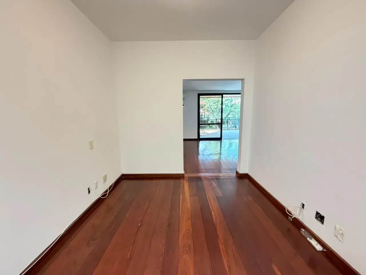 3-bedroom apartment with balcony and 2 parking spaces — photo 16