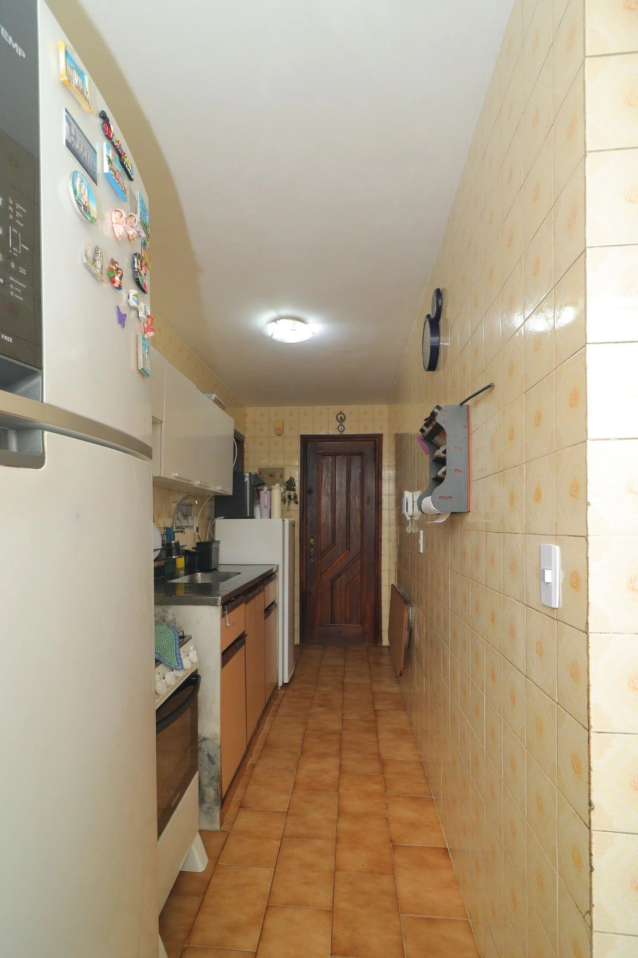 Furnished 3-bedroom apartment with balcony — photo 3