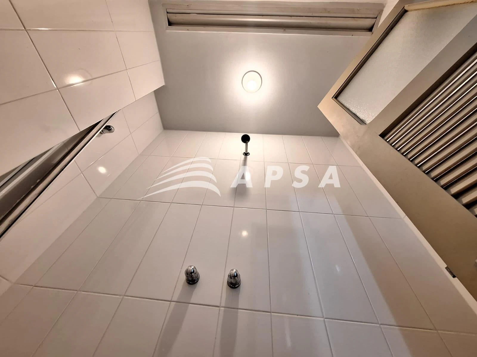 Деревянный пол или ламинат и 2 спальни: квартира 80 м² — photo 25
