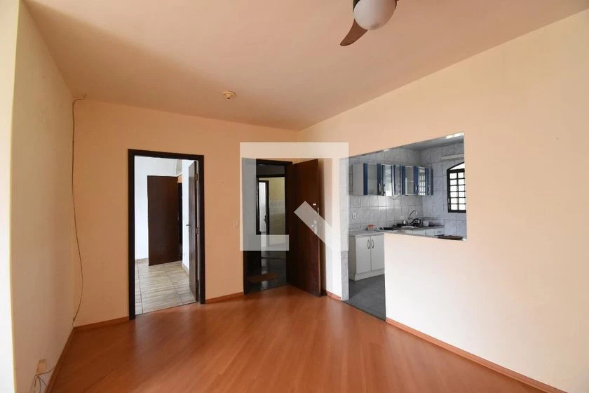 Unfurnished house with 4 bedrooms and laundry area — photo 9