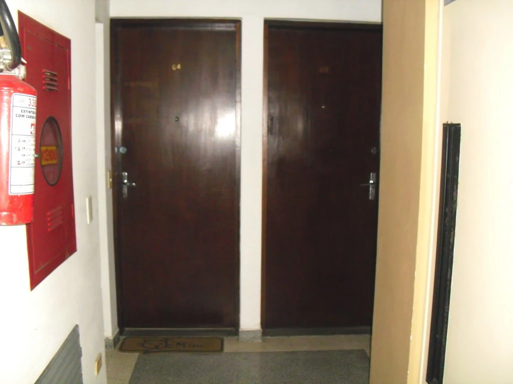 Apartamento com piso de madeira ou laminado, Centro — photo 12