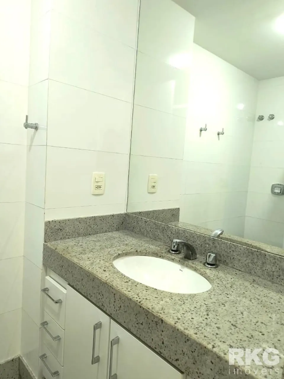 Apartamento com 5 banheiros e box de vidro — photo 12