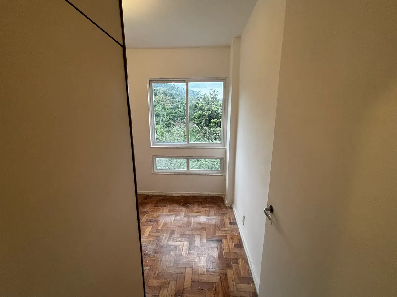 Mountain view in a 2-bedroom apartment, 60 m² — photo 12