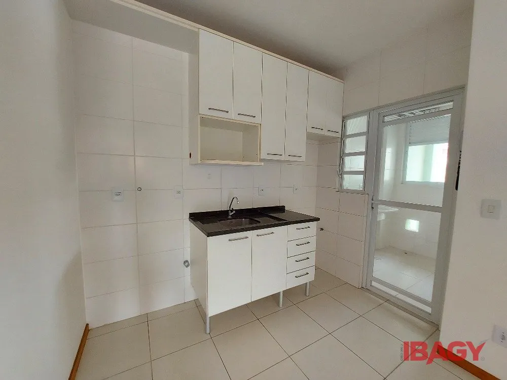 Home office in a 3-bedroom apartment, 77 m² — photo 2