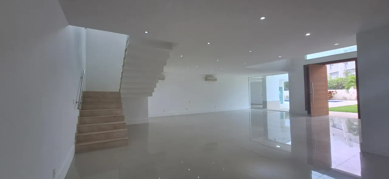 House with 900 m², 5 bedrooms and 4 parking spots — photo 10