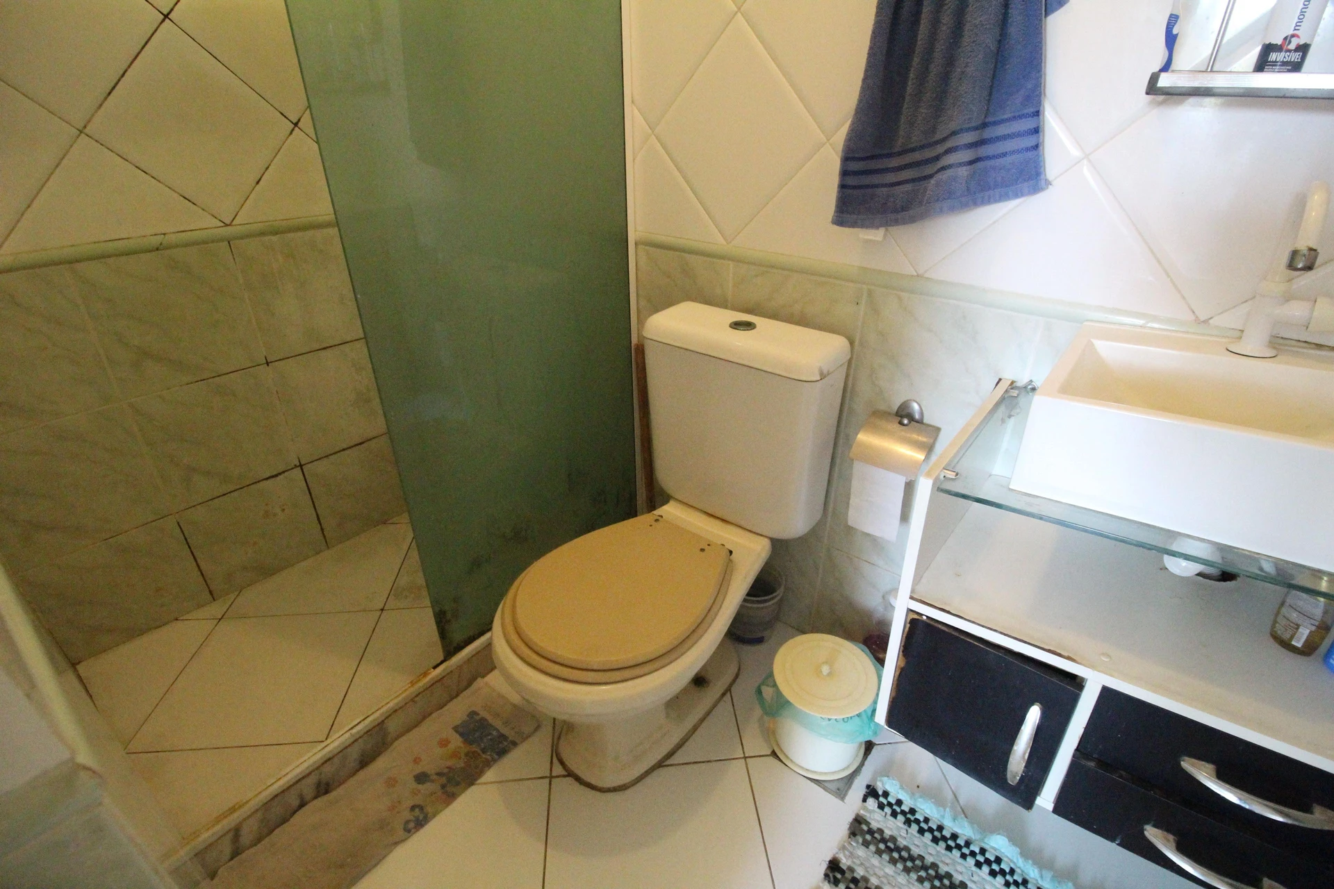 Unfurnished 2-bedroom apartment with 1 bath and parking — photo 18