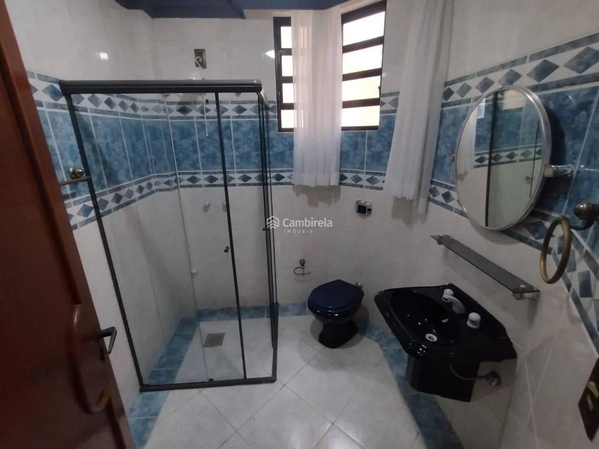 House with 4 bedrooms and 311 m² with 2 en-suites — photo 22