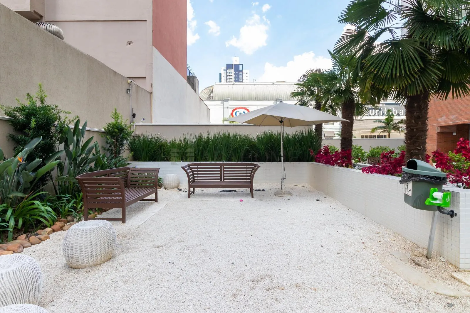 Furnished apartment with 90 m² and 1 bedroom — photo 28