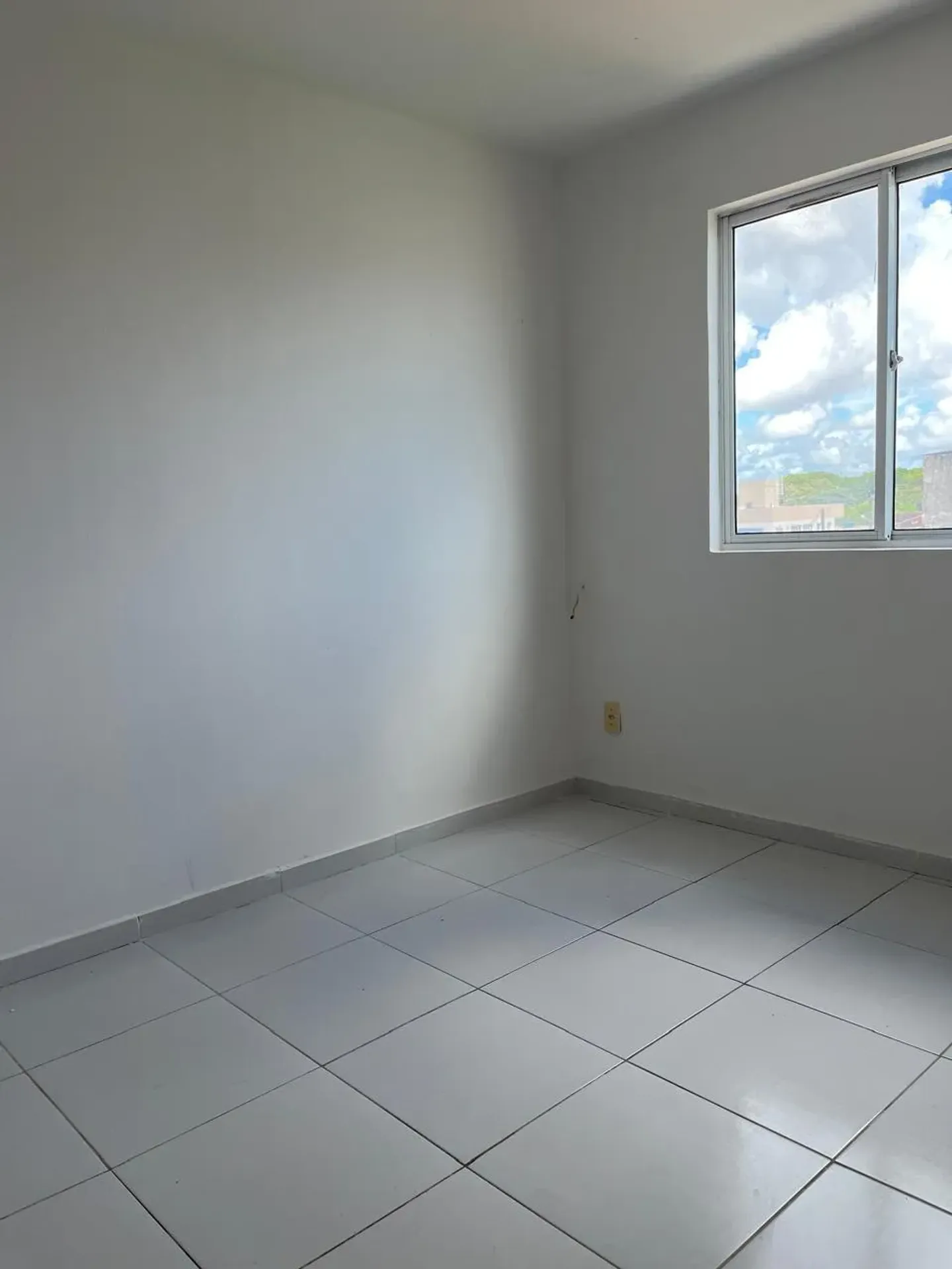 Apartamento de 55 m² com 2 quartos e varanda