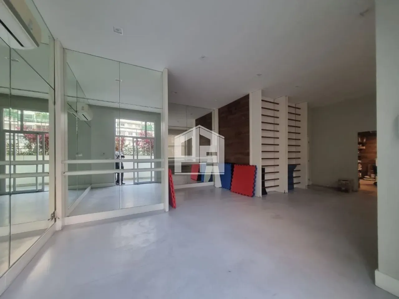 Apartment, 69 m², with a jacuzzi — photo 4
