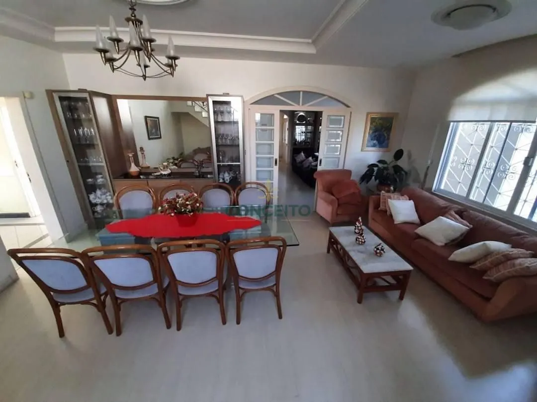 Casa en alquiler con 6 dormitorios y 420 m² — photo 11