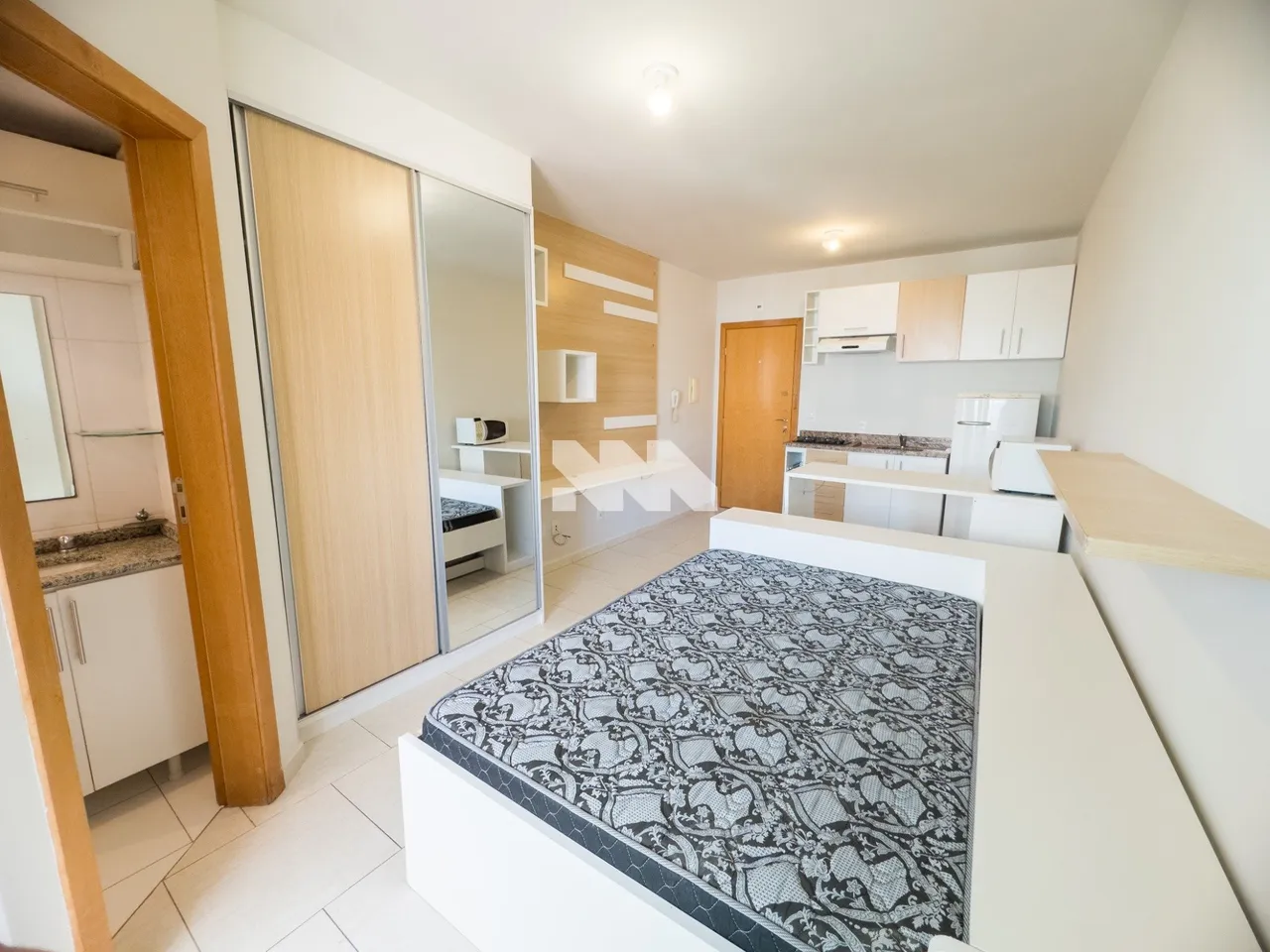1-bedroom apartment with balcony and open-plan kitchen — photo 15