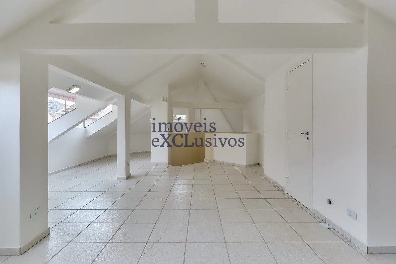 House with 3 en-suite bedrooms and 500 m², 3 parking — photo 58