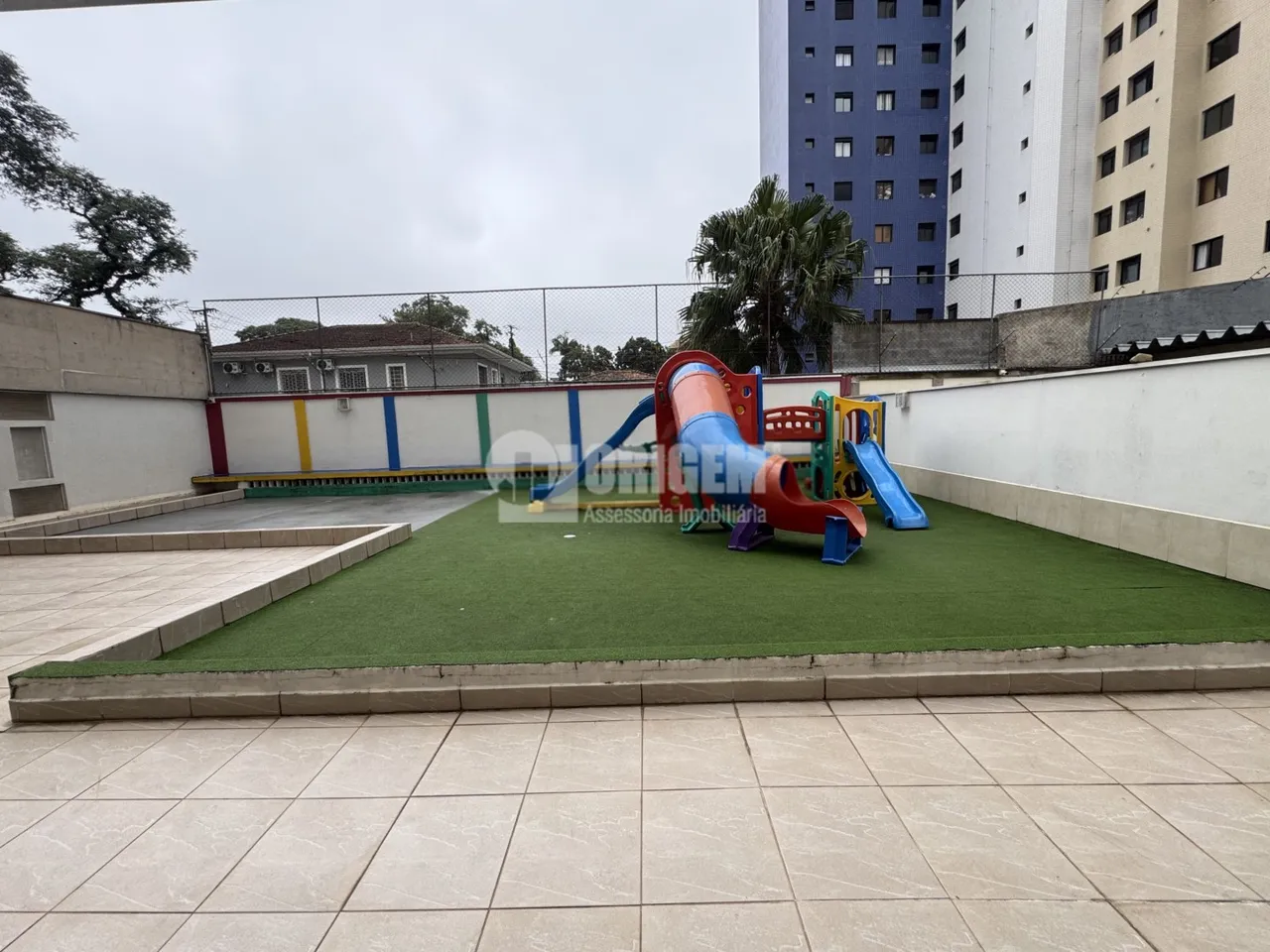Apartamento de 2 habitaciones con balcón acristalado — photo 18