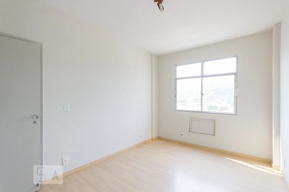 Apartamento, 130 m², com piso de madeira ou laminado — photo 3