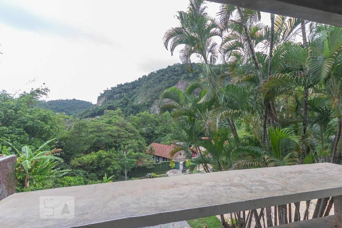 Condo house with 4 bedrooms and 400 m² — photo 26