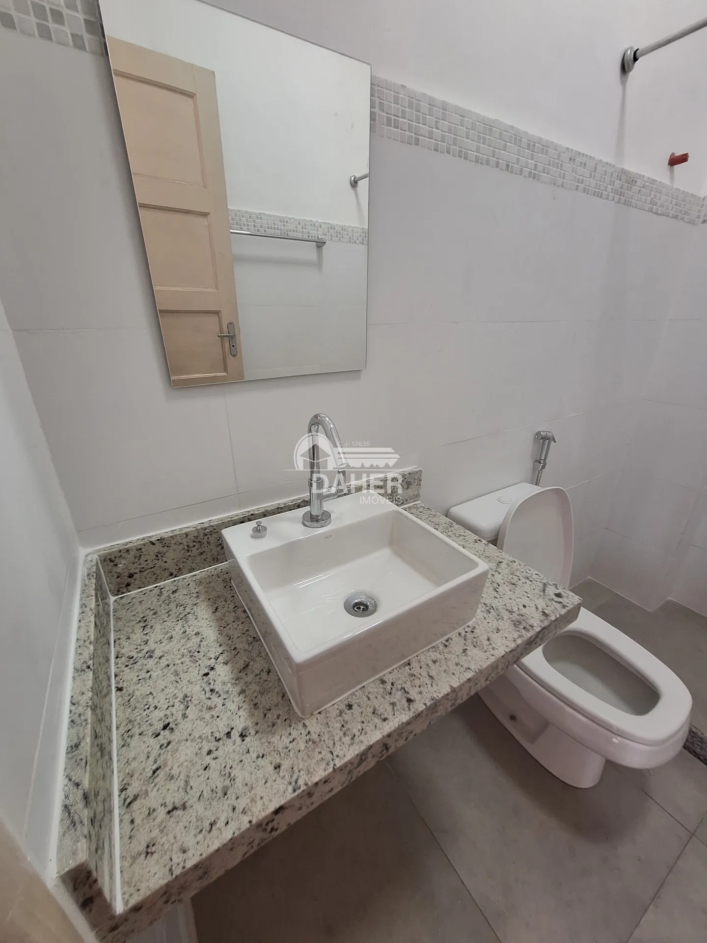 Apartamento de 2 quartos com banheiro de ducha elétrica — photo 5