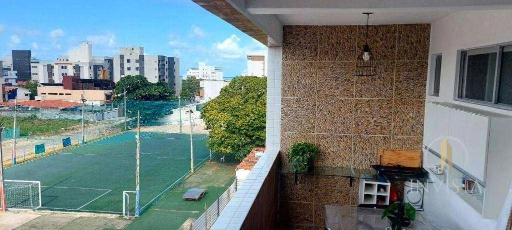 3-bedroom apartment with 152 m² and a balcony — photo 3