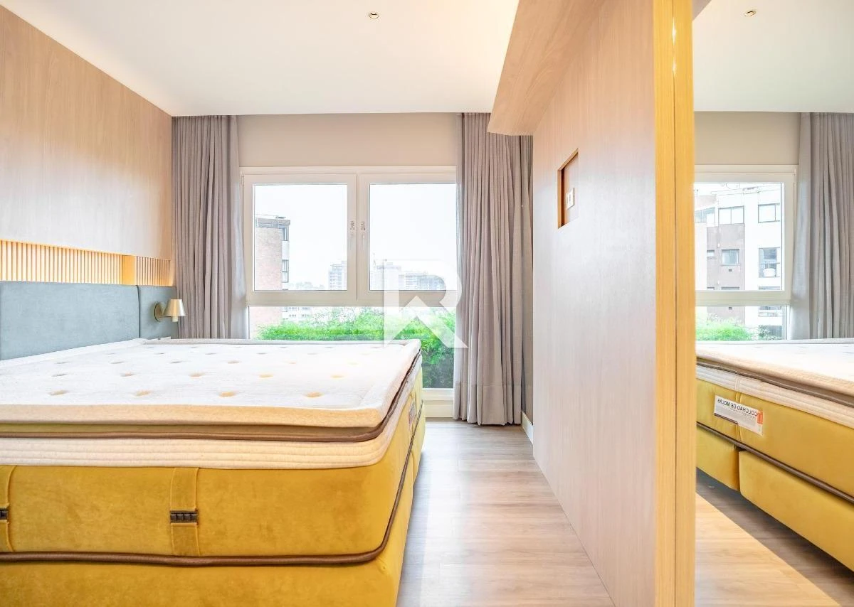 Furnished apartment, 87 m², with a glass-enclosed balcony — photo 14