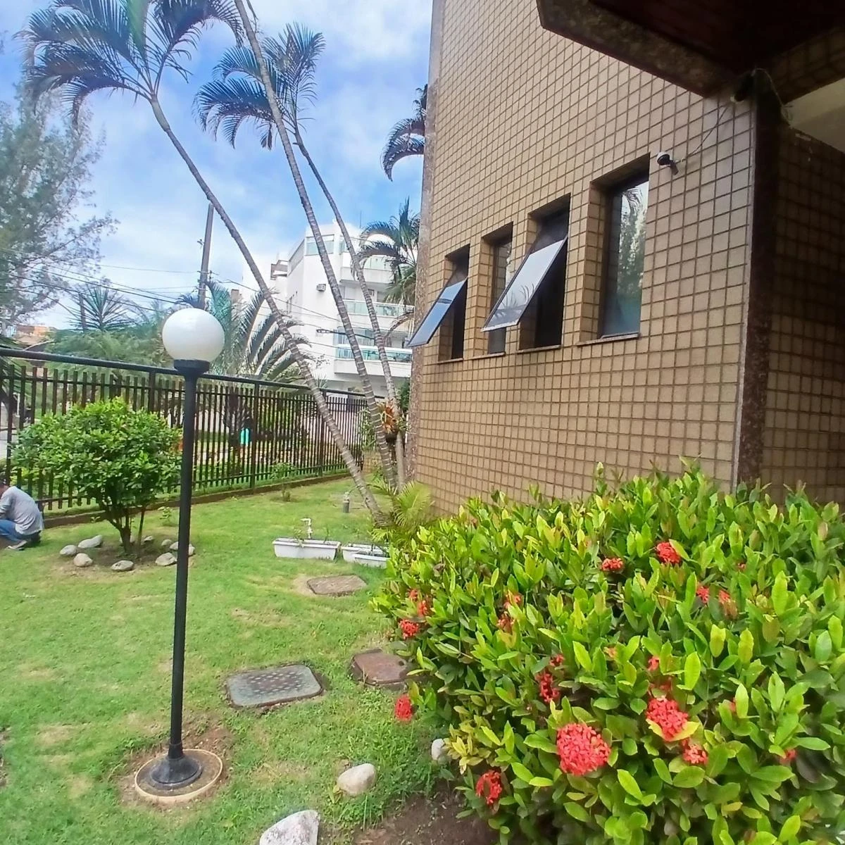 Duplex penthouse with 4 bedrooms and 4 baths, 300 m² — photo 27