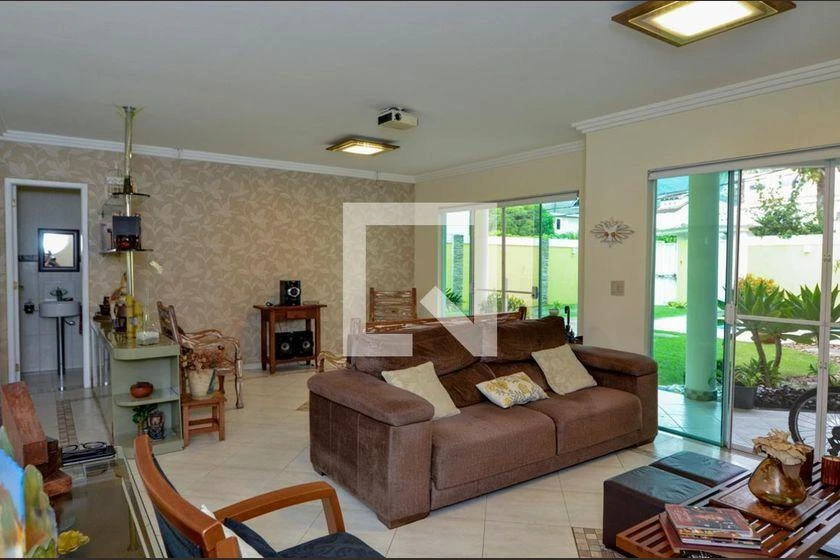 380 m² house with 4 bedrooms and air conditioning — photo 33