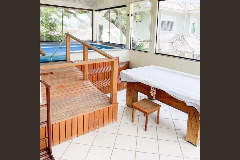 Unfurnished house with 5 bedrooms and 6 bathrooms — photo 11