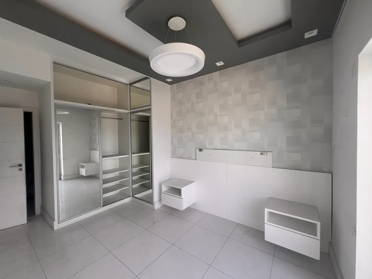 4-bedroom apartment with floor-to-ceiling windows — photo 13