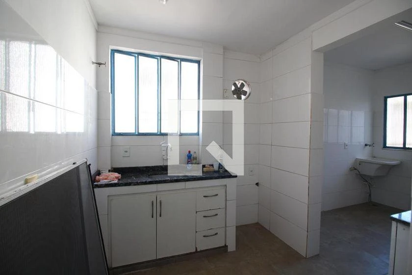 Rental house with 4 bedrooms and 340 m² — photo 4