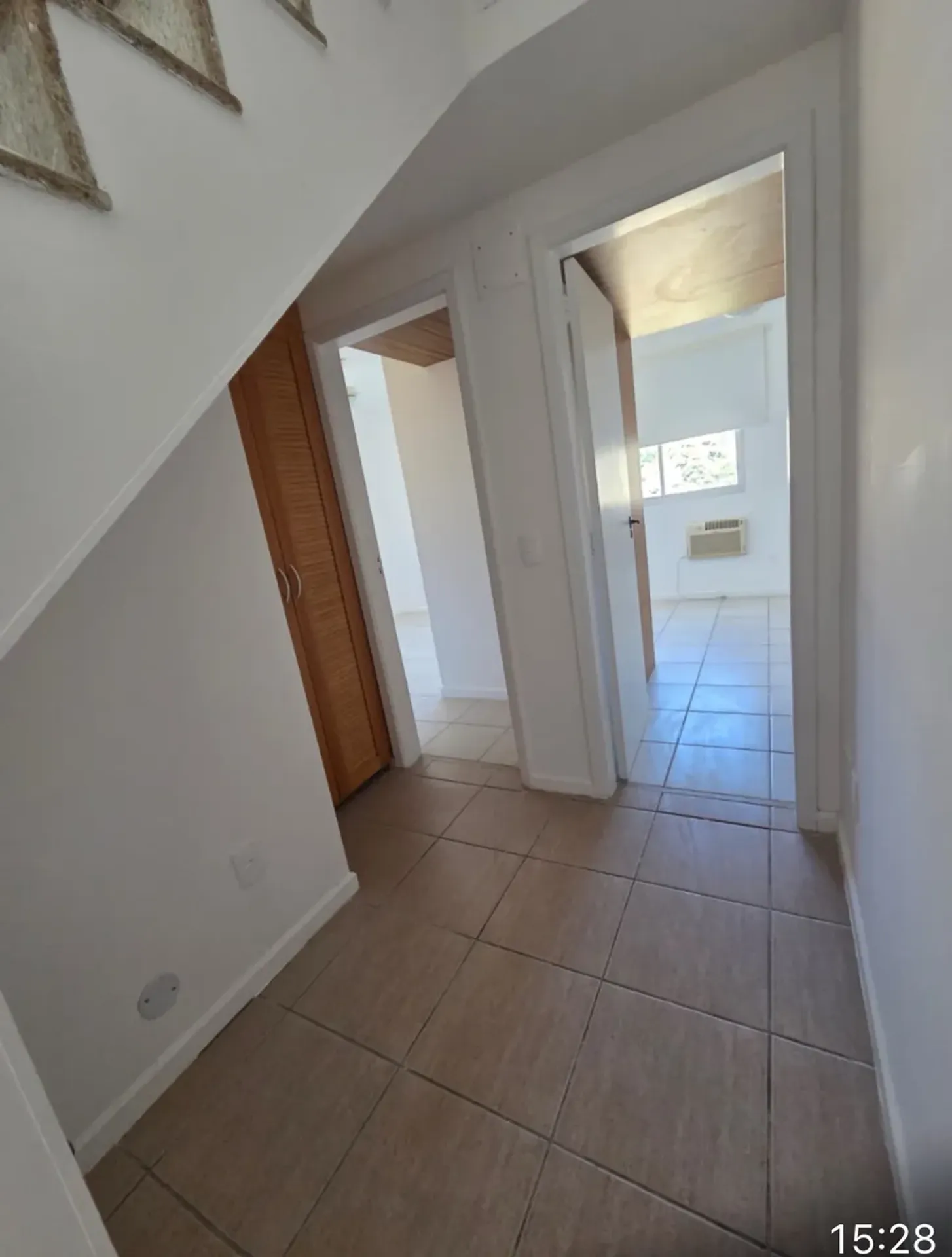 Unfurnished 3-bedroom apartment with terrace views — photo 23