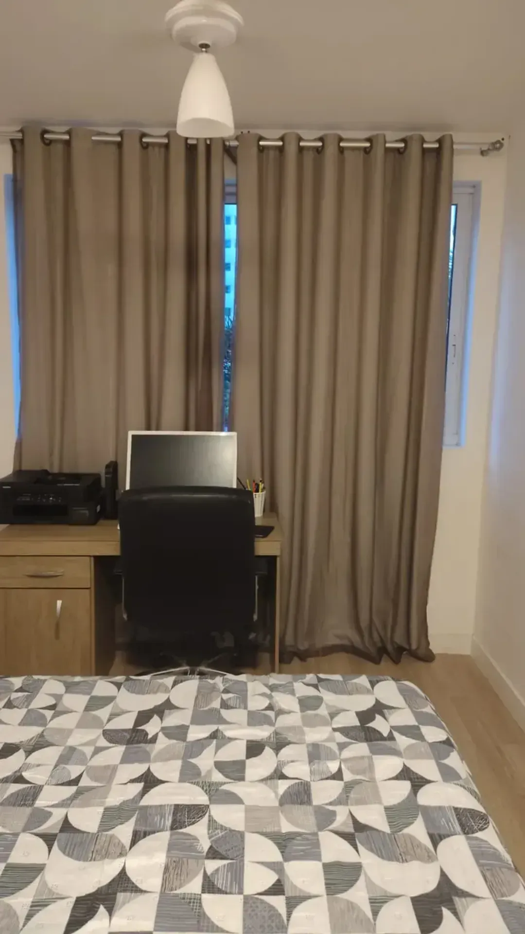 Furnished 2-bedroom apartment with balcony and 3 baths — photo 35
