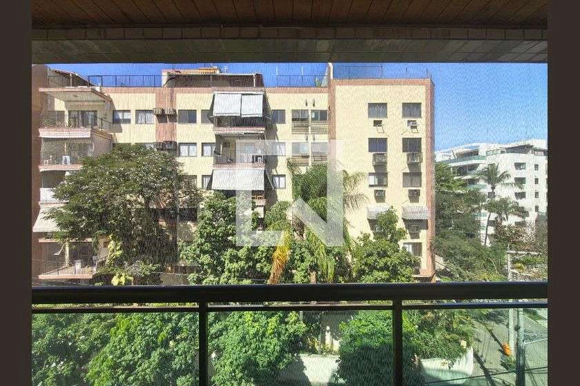 88 m² rental apartment with 2 bedrooms and balcony — photo 2