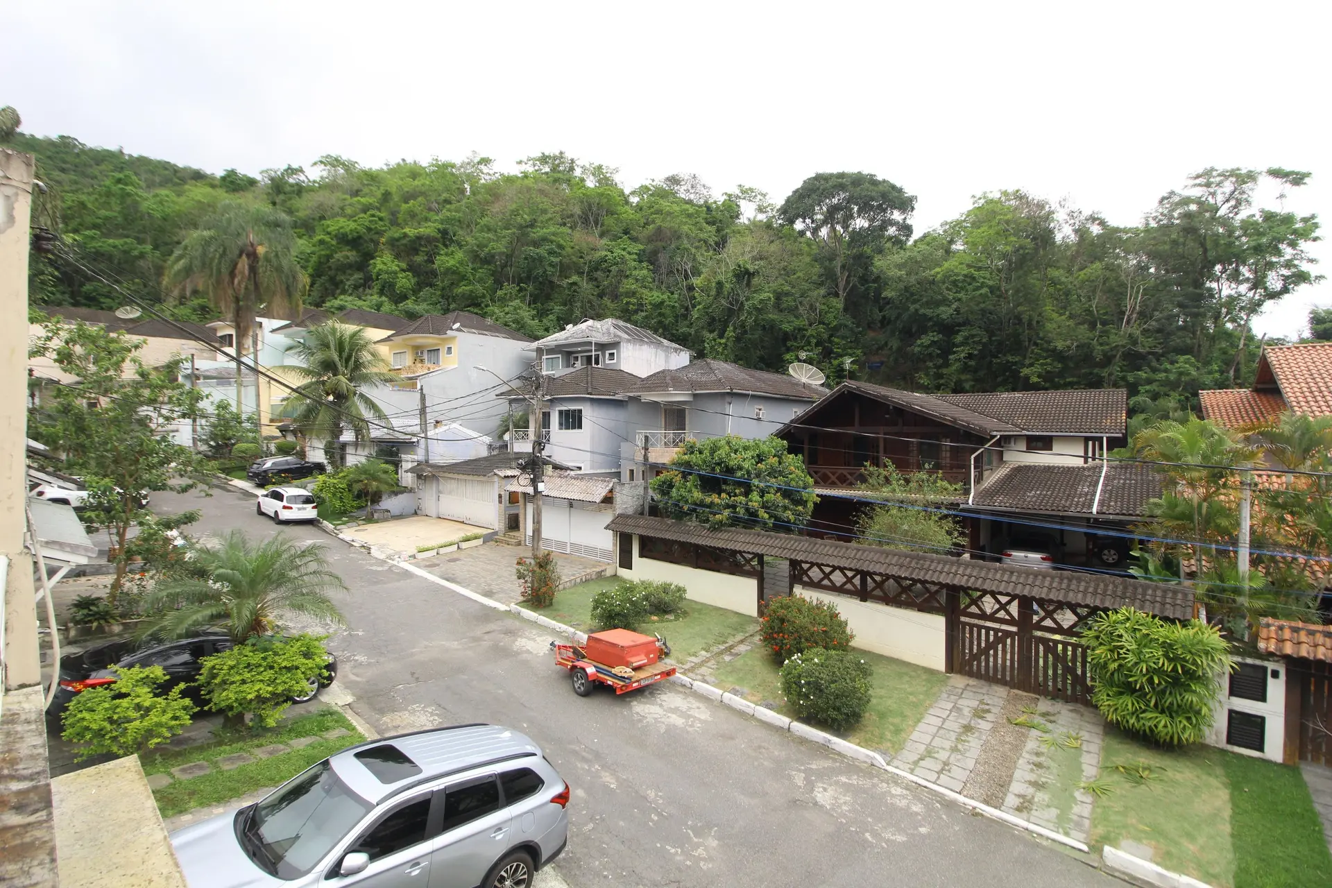 4-bedroom house with a mountain view — photo 40