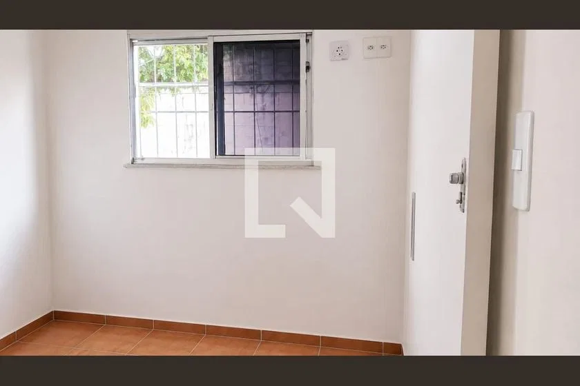 Apartamento de 2 quartos com cozinha fechada e fogão a gás — photo 13